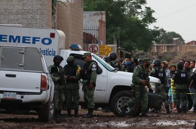 IRAPUATO, GUANAJUATO, 01JULIO2020.- Un comando armando asesino al menos a 24 jóvenes en un anexo para personas con adicciones, se habla de que hubo otro siete heridos más. Los hechos ocurrieron cerca de las 6 de la tarde en la colonia Jardines de Aranda.
FOTO: DIEGO COSTA/CUARTOSCURO.COM