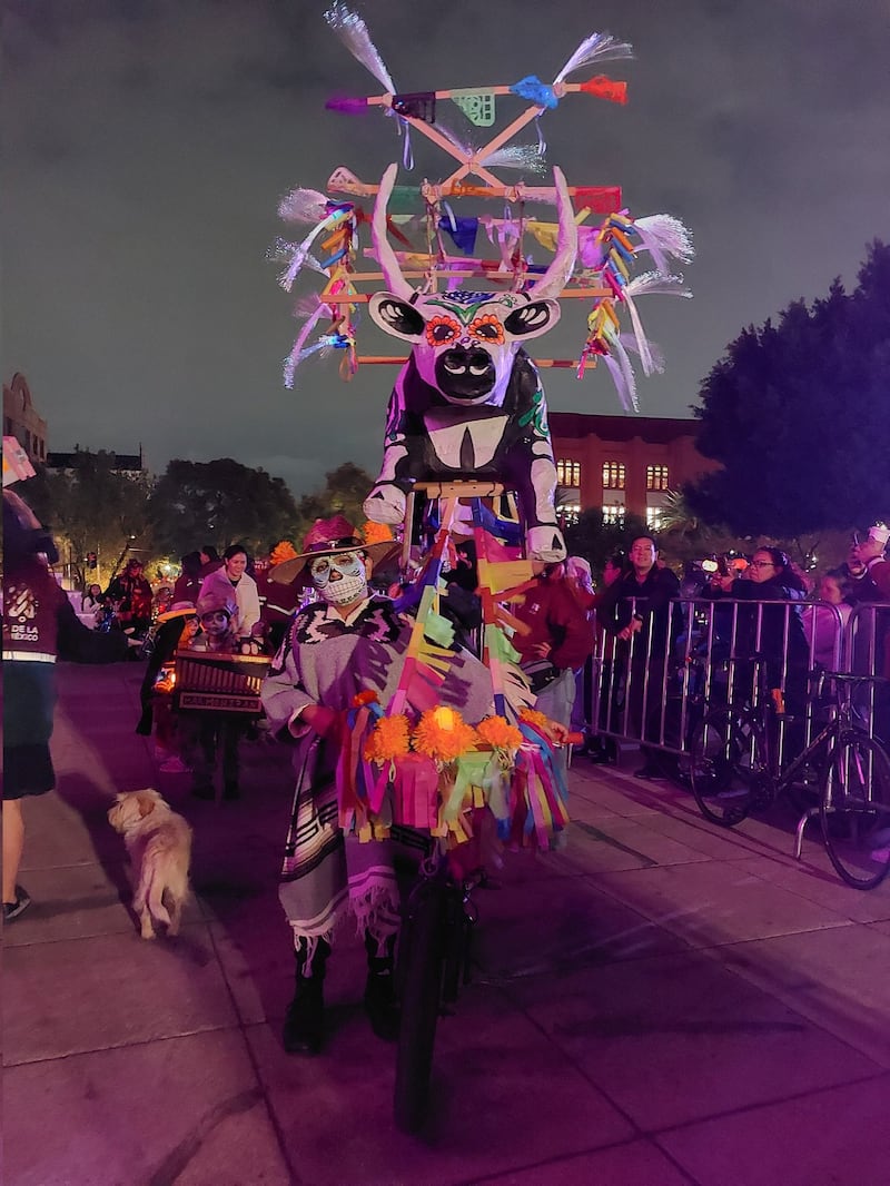 Paseo Nocturno Día de Muertos CDMX: Fotos de los mejores disfraces de la noche