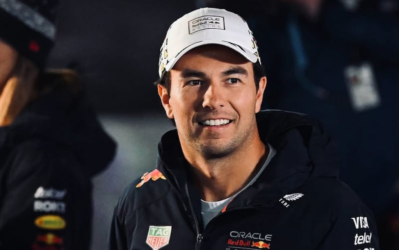 El futuro de Checo Pérez sigue en el aire.