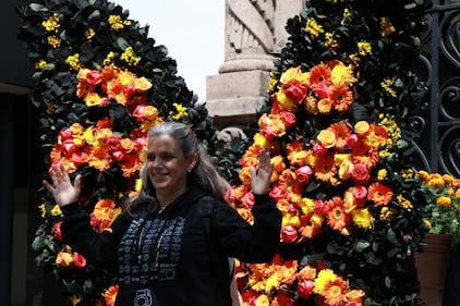 Tras dos años de ausencia las flores han regresado a colorear las calles de Polanco, en la Ciudad de México.