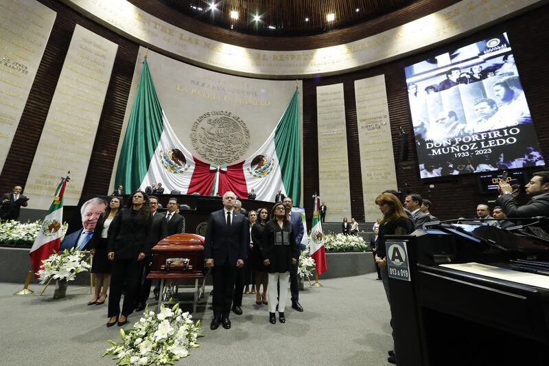 Homenaje a Muñoz Ledo en Cámara de Diputados destaca legado democrático