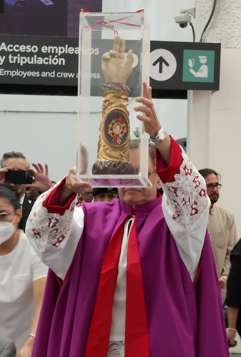 La reliquia de San Judas Tadeo inicia su recorrido por México atrayendo a miles de devotos