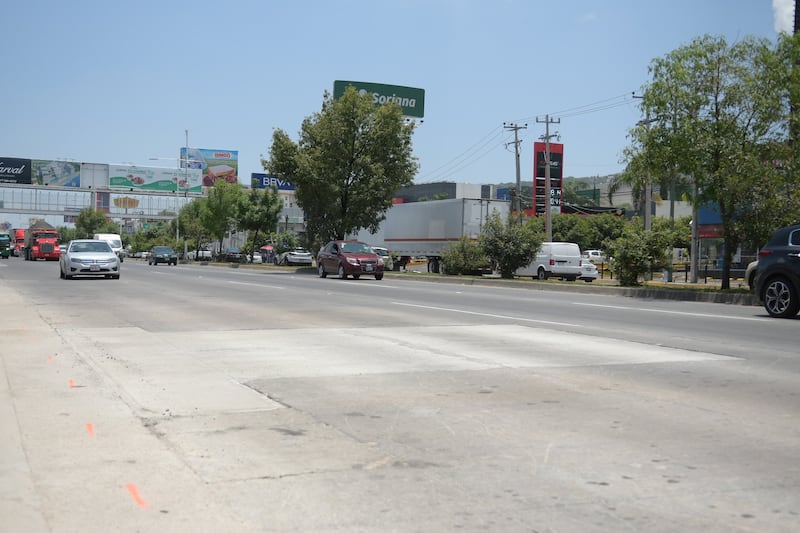 La avenida López Mateos es la única ruta de ingreso a la ciudad de más de 250 mil personas.