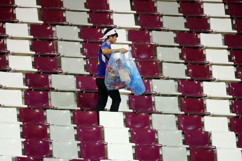 La afición nipona volvió a sorprender en el estadio