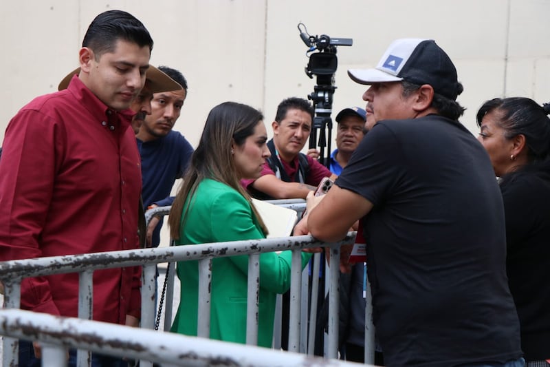 Morena inicia conteo de votos de la encuesta