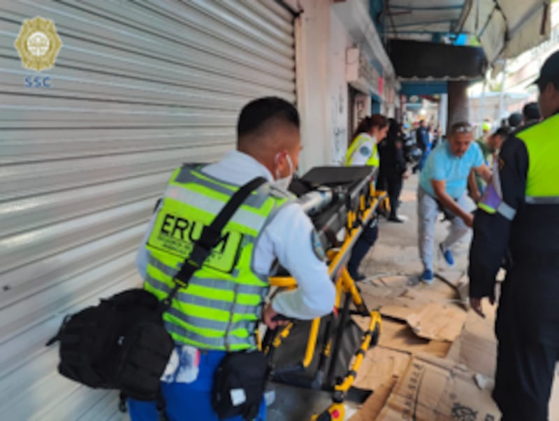 Incendio en bodega de calzado en Tepito