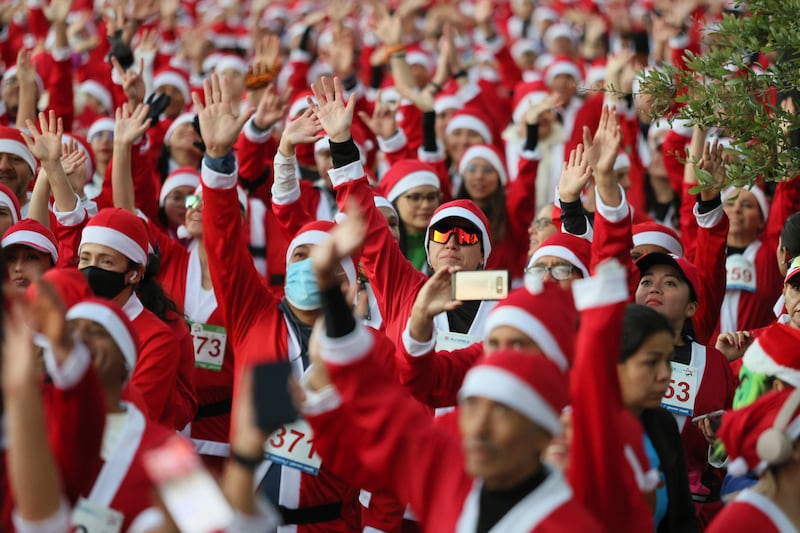 The Santa Run 2024: Las mejores fotos de la carrera de Santa Claus en CDMX; revive la magia navideña