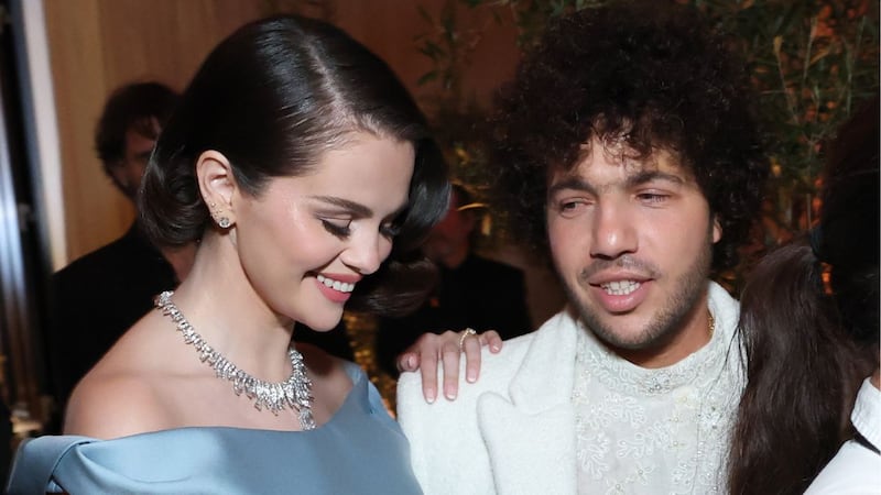 Selena Gomez y Benny Blanco en los Globos de Oro