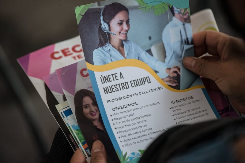 CIUDAD DE MÉXICO, 14JULIO2022.- Alfa Eliana González, alcaldesa de Tlalpan, encabezó la inauguración de la segunda Feria de Empleo con sede en el Deportivo Vivanco, en donde se ofertarán más de mil puestos de trabajo para jóvenes y adultos.
FOTO: MARIO JASSO/CUARTOSCURO.COM