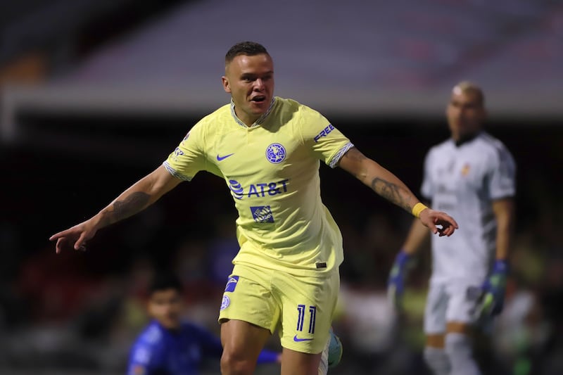 Jonathan Rodriguez celebra su gol a los pocos segundos de haber iniciado el partido entre América y Tigres