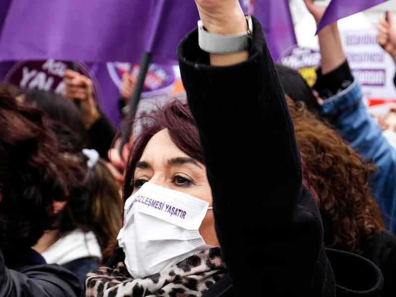 Celebrar los logros históricos y sensibilizar sobre los prejuicios que aquejan a las mujeres, son algunos de los actos que puedes hacer este día