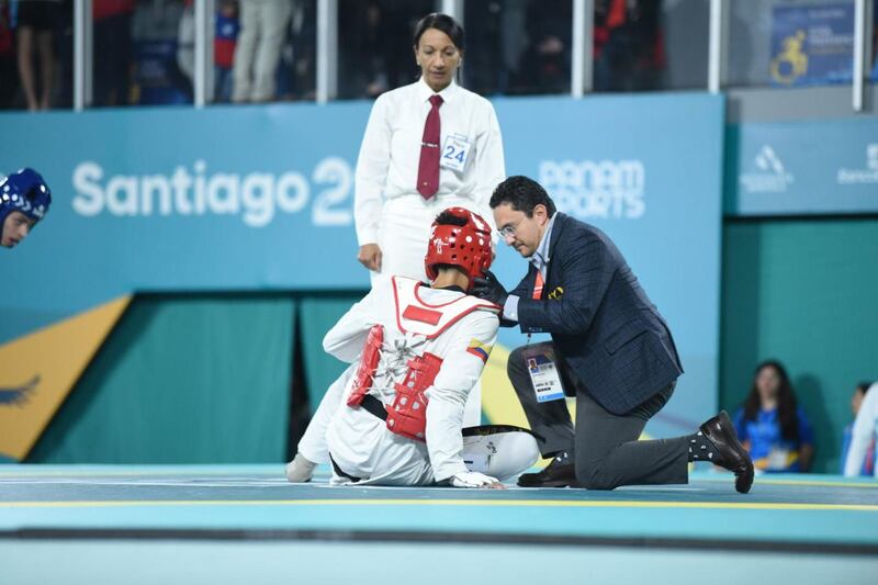 El doctor Víctor Montes ha atendido a atletas de diversas selecciones nacionales.