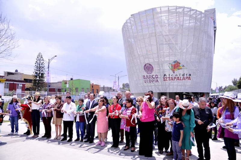 Inauguración de Barco Utopía en Iztapalapa.